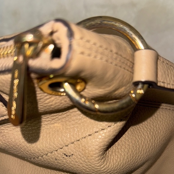 Michael Kors Tan Shoulder Bag with Gold Accents - Picture 6 of 14